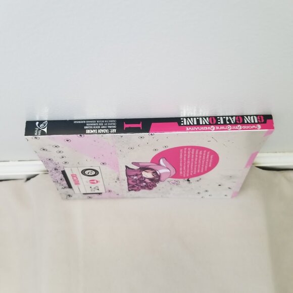 Gun Gale Online Vol. 1 Manga Paperback Loot Crate Exclusive New - Picture 3 of 3